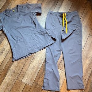 Carhartt charcoal grey scrub set